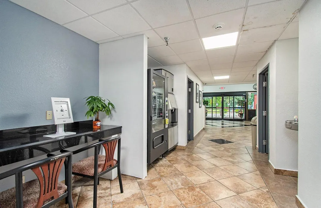 Days Inn & Suites By Wyndham Mt Pleasant-1