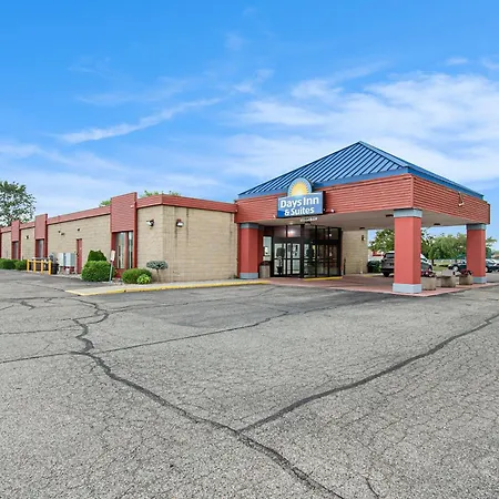 Days Inn & Suites By Wyndham Mt Pleasant-2